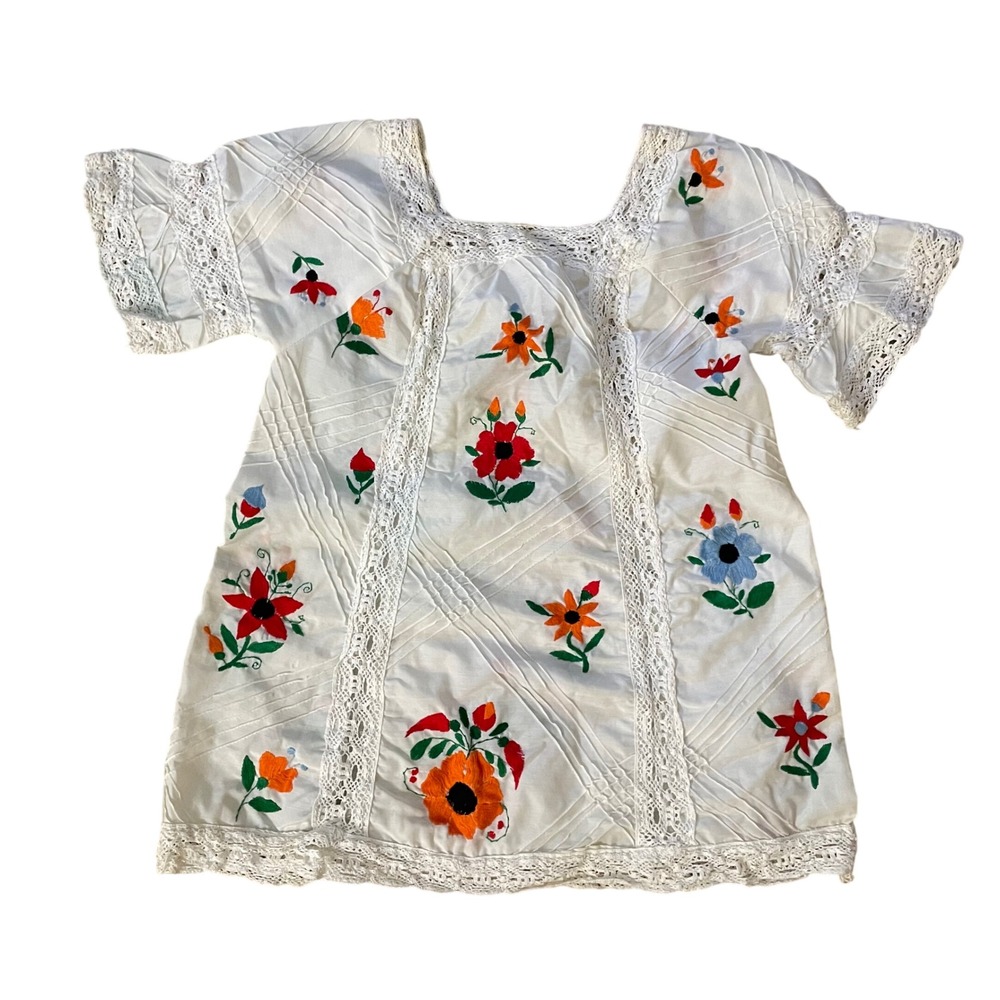 Vintage 70s Mexican Hand Embroidered Floral Blouse White Lace Boho Peasant Top